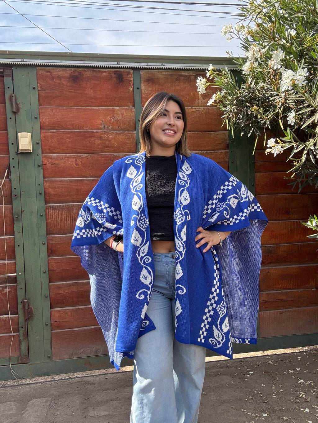 Ruana Azul Diseño Hojas