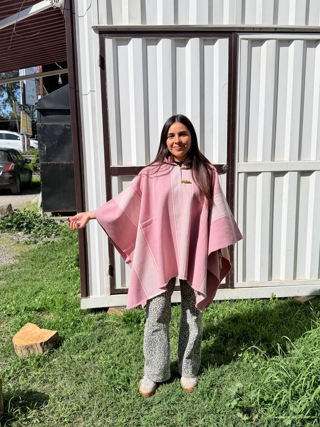 Poncho Rosado 1.50mt Diseño Mapuche Crudo y Capucha