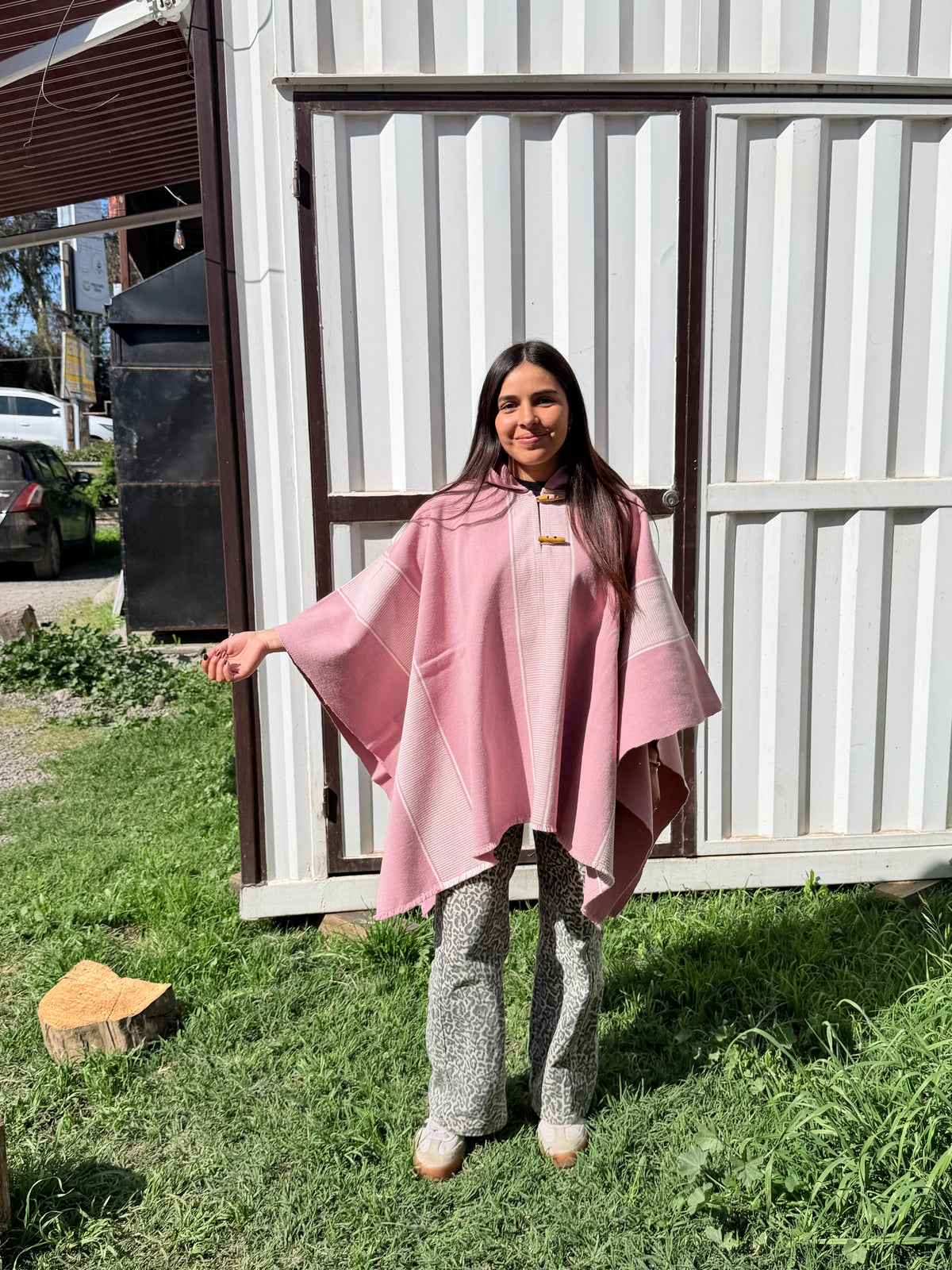 Poncho Rosado 1.50mt Diseño Mapuche Crudo y Capucha