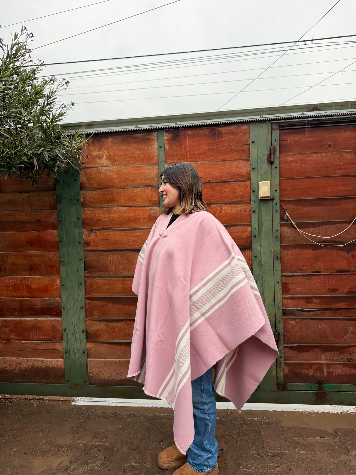 Poncho Rosado con Peinecillo Crudo