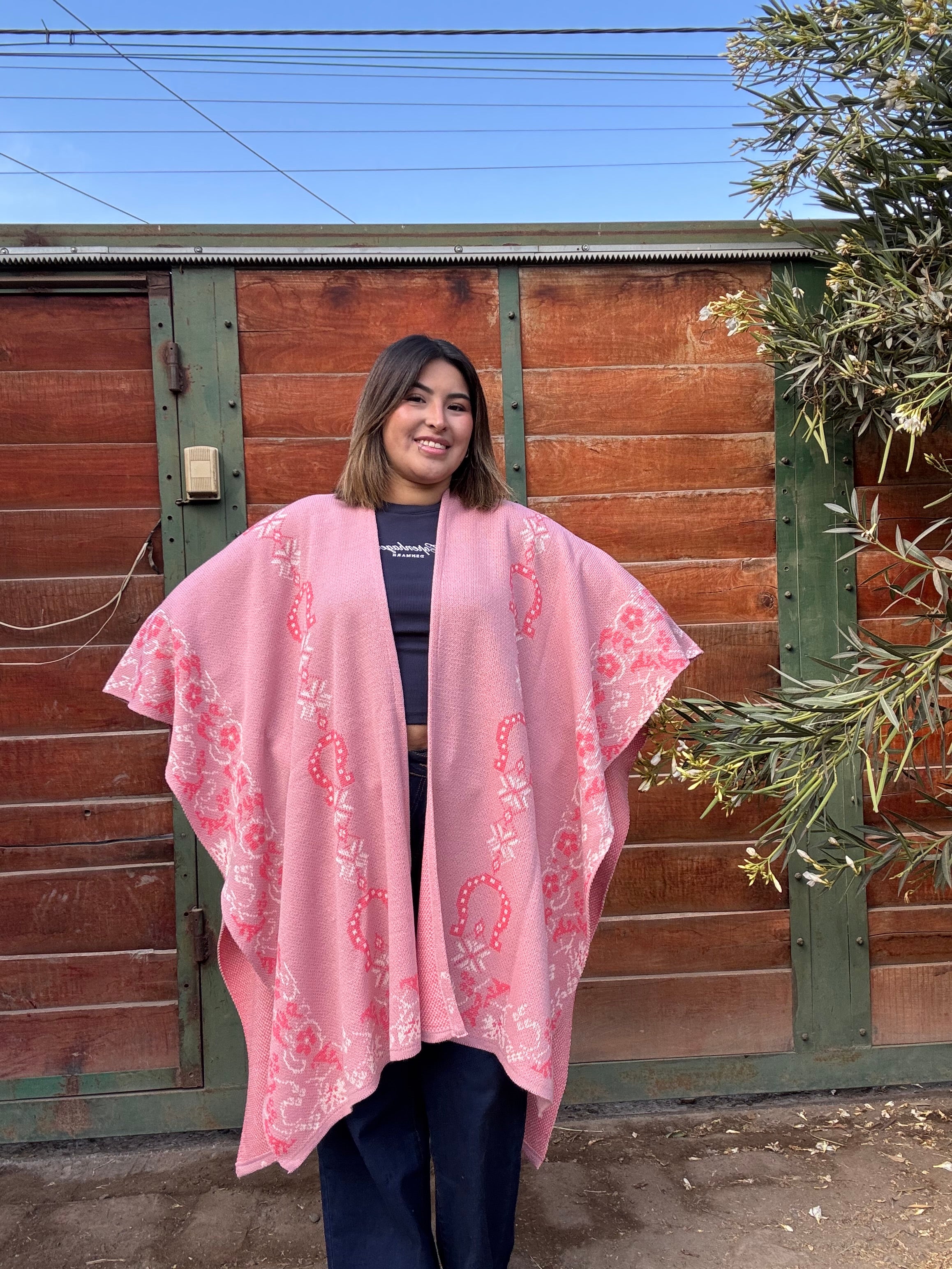 Ruana Rosada Diseño Herraduras Fucsia 3 Colores