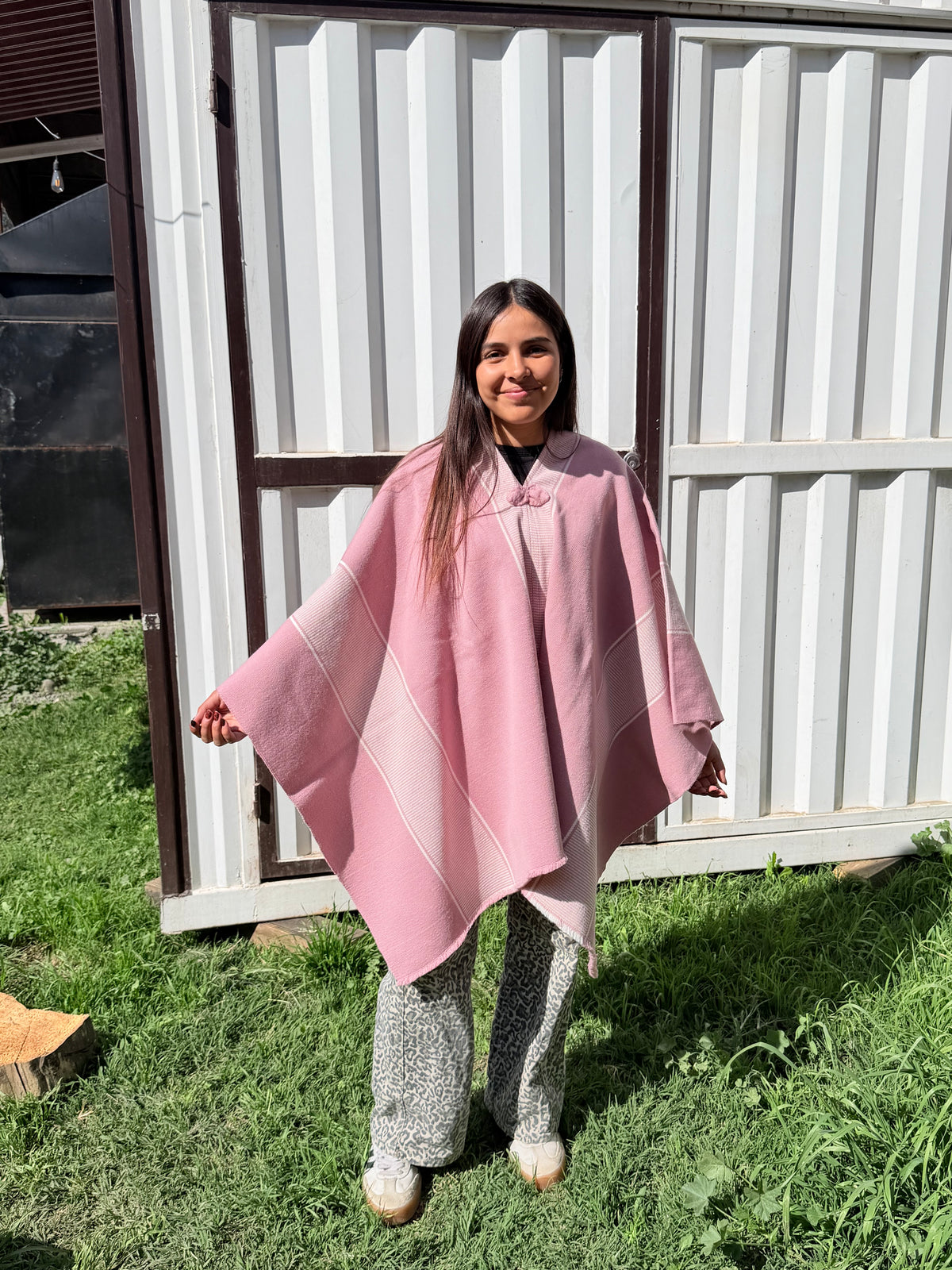 Poncho Rosado 1.50mt Diseño Mapuche Crudo
