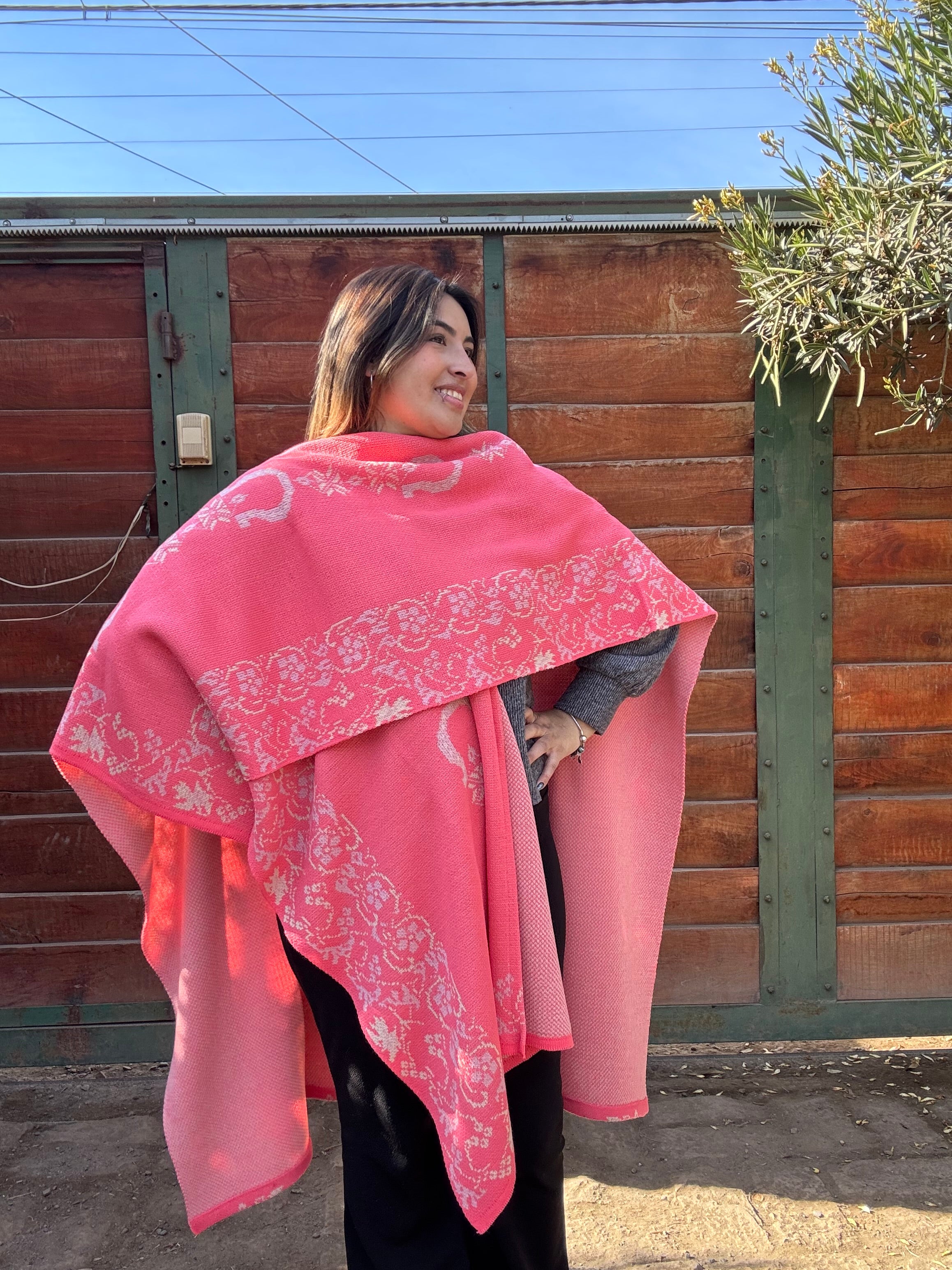 Ruana Magenta Diseño Herraduras Rosa 3 Colores