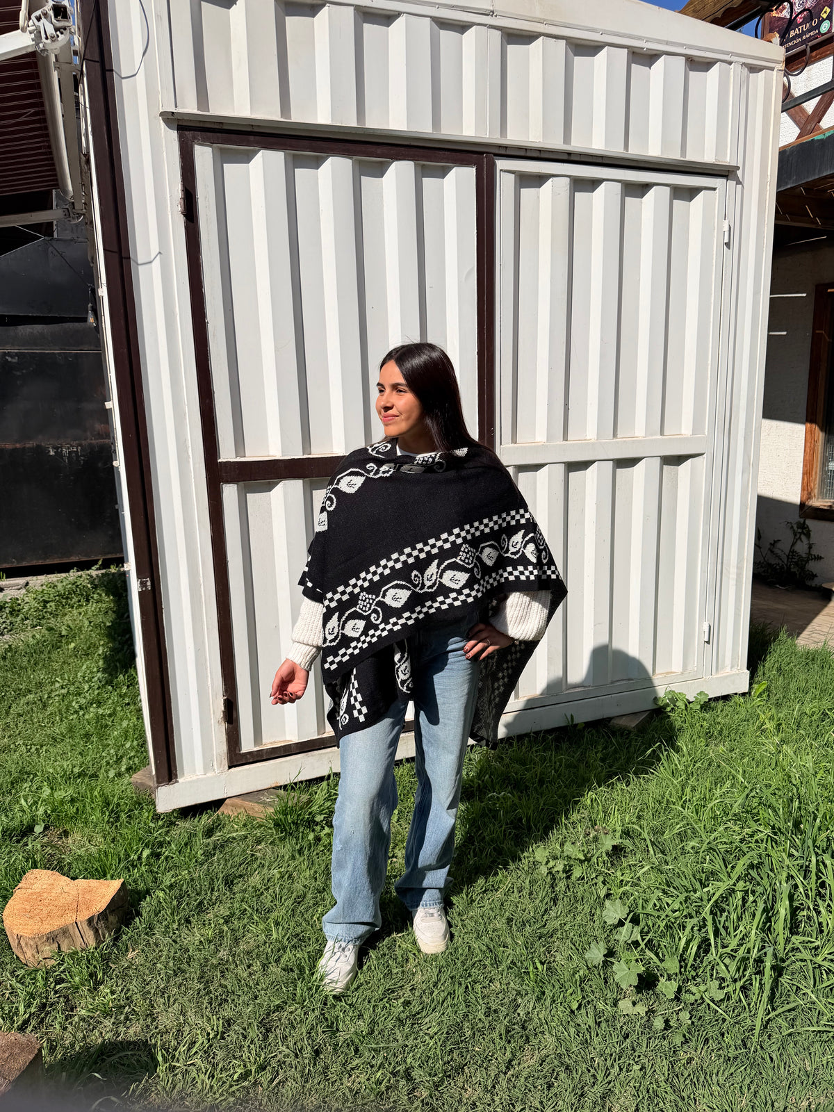 Ruana Negra Diseño Hojas Crudo – Talla 14