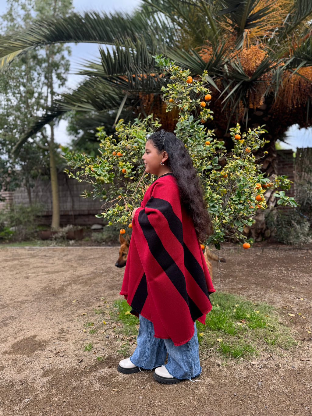 Poncho de Huaso Kids Rojo 1.50mt con Franjas Negras
