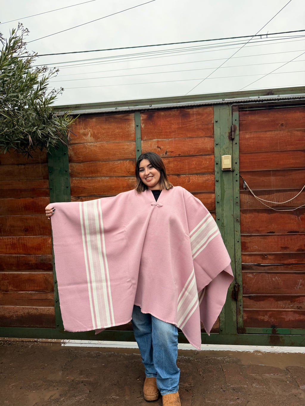 Poncho Rosado con Peinecillo Crudo