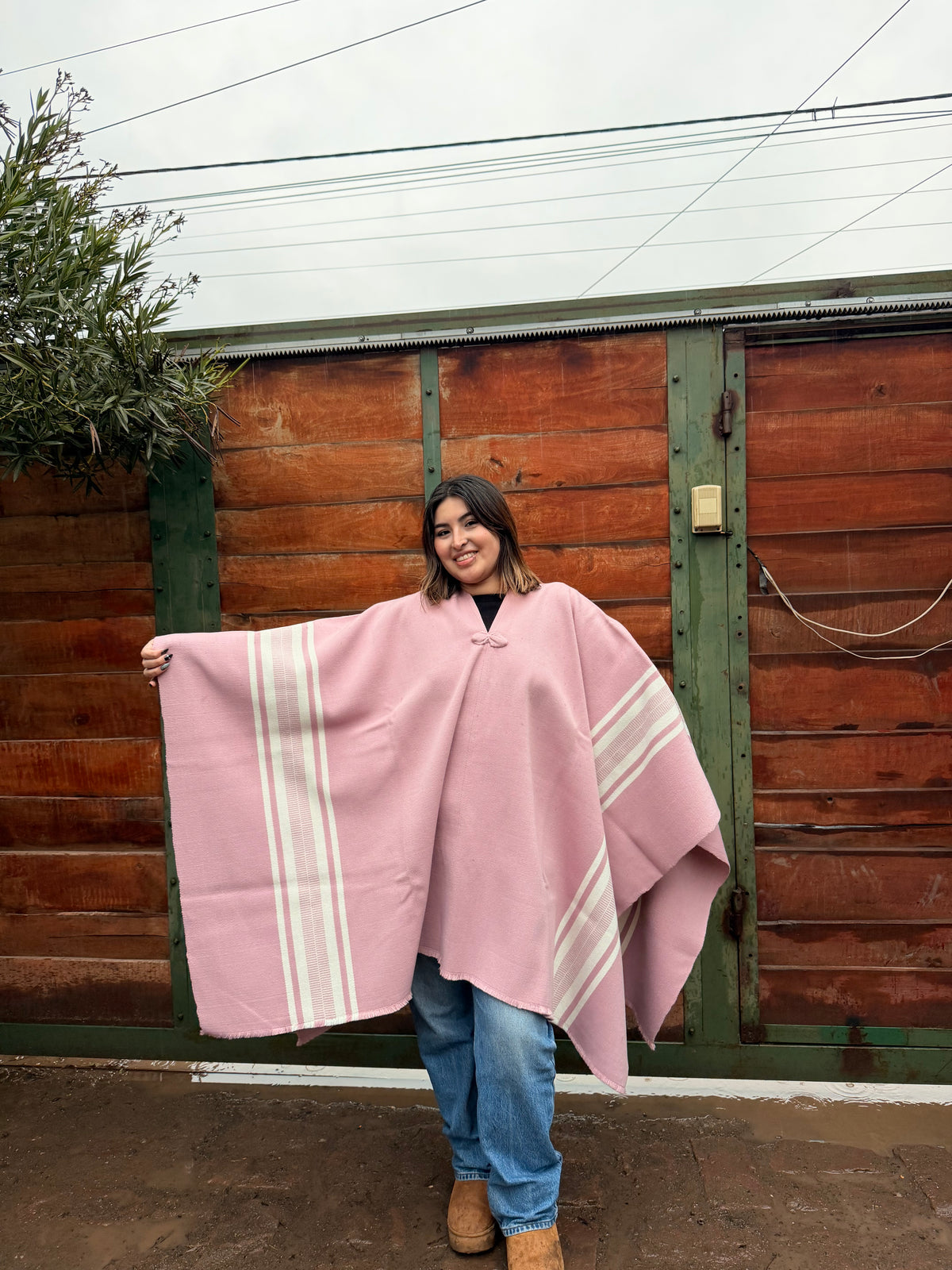 Poncho Rosado con Peinecillo Crudo