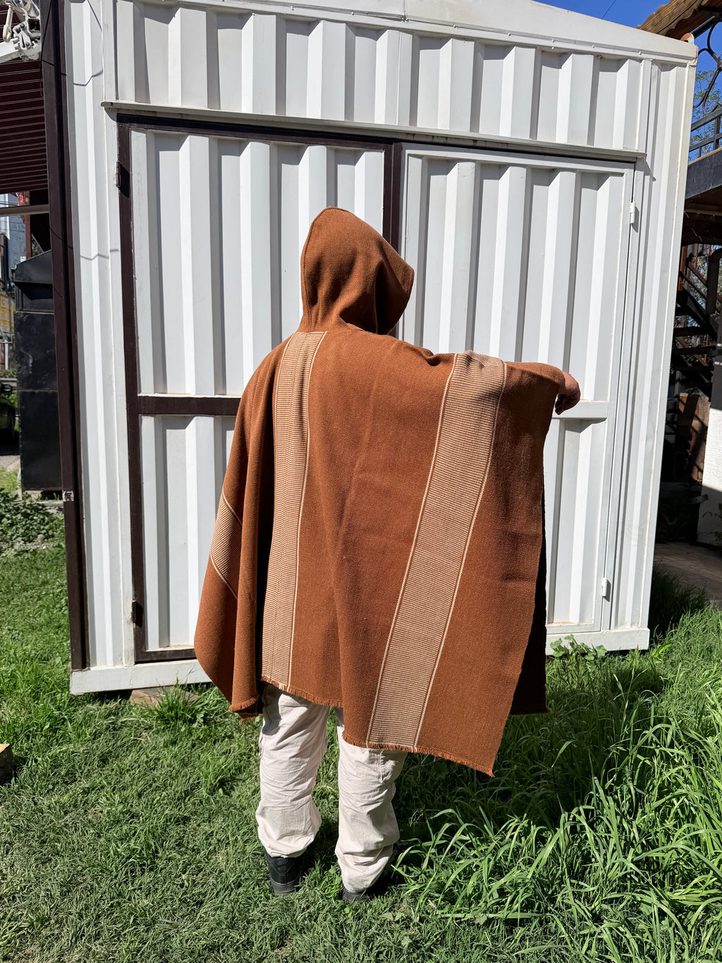 Poncho Vicuña Diseño Mapuche Beige y Capucha