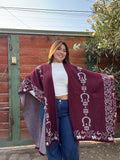 Ruana Burdeo Diseño Herraduras Gris 3 Colores