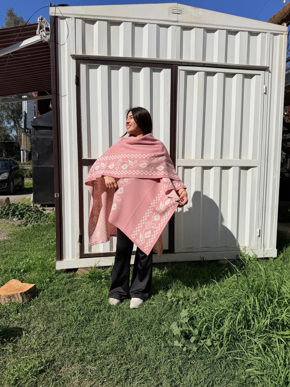 Ruana Rosada Diseño Hojas Blancas