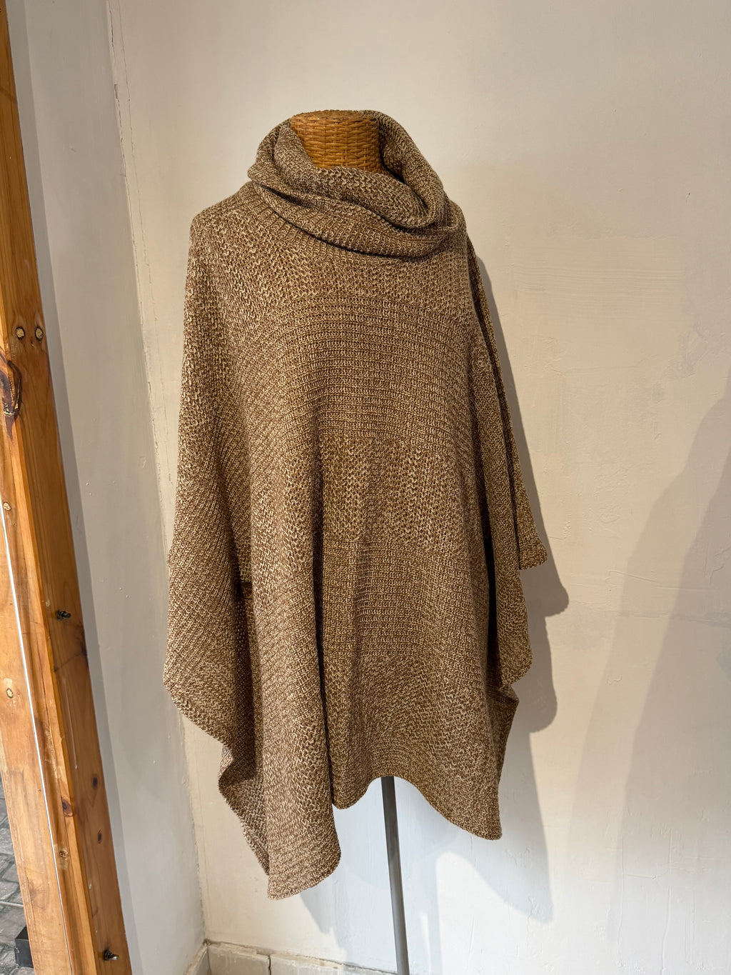 Poncho Vestir Capuchino