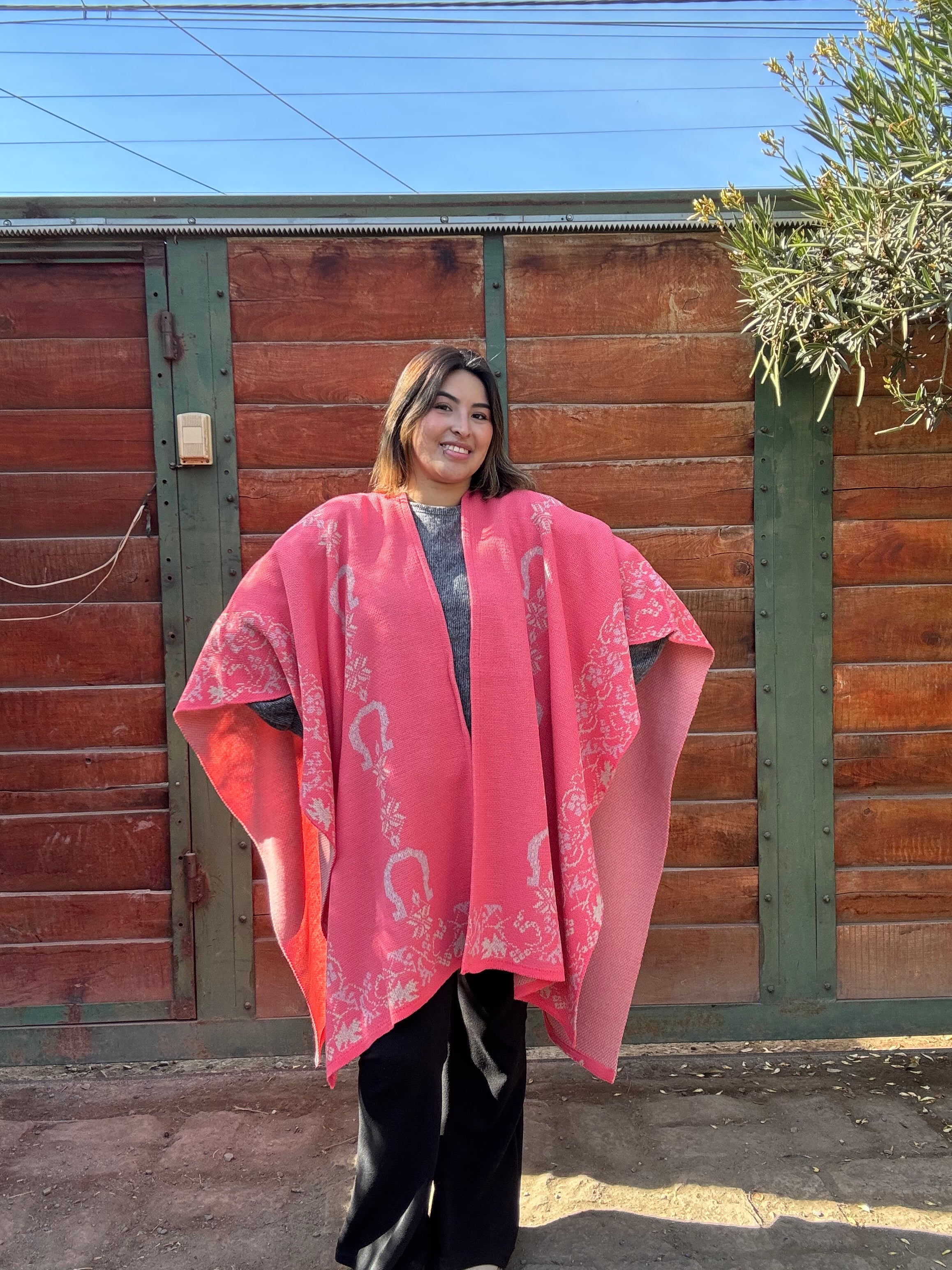Ruana Magenta Diseño Herraduras Rosa 3 Colores
