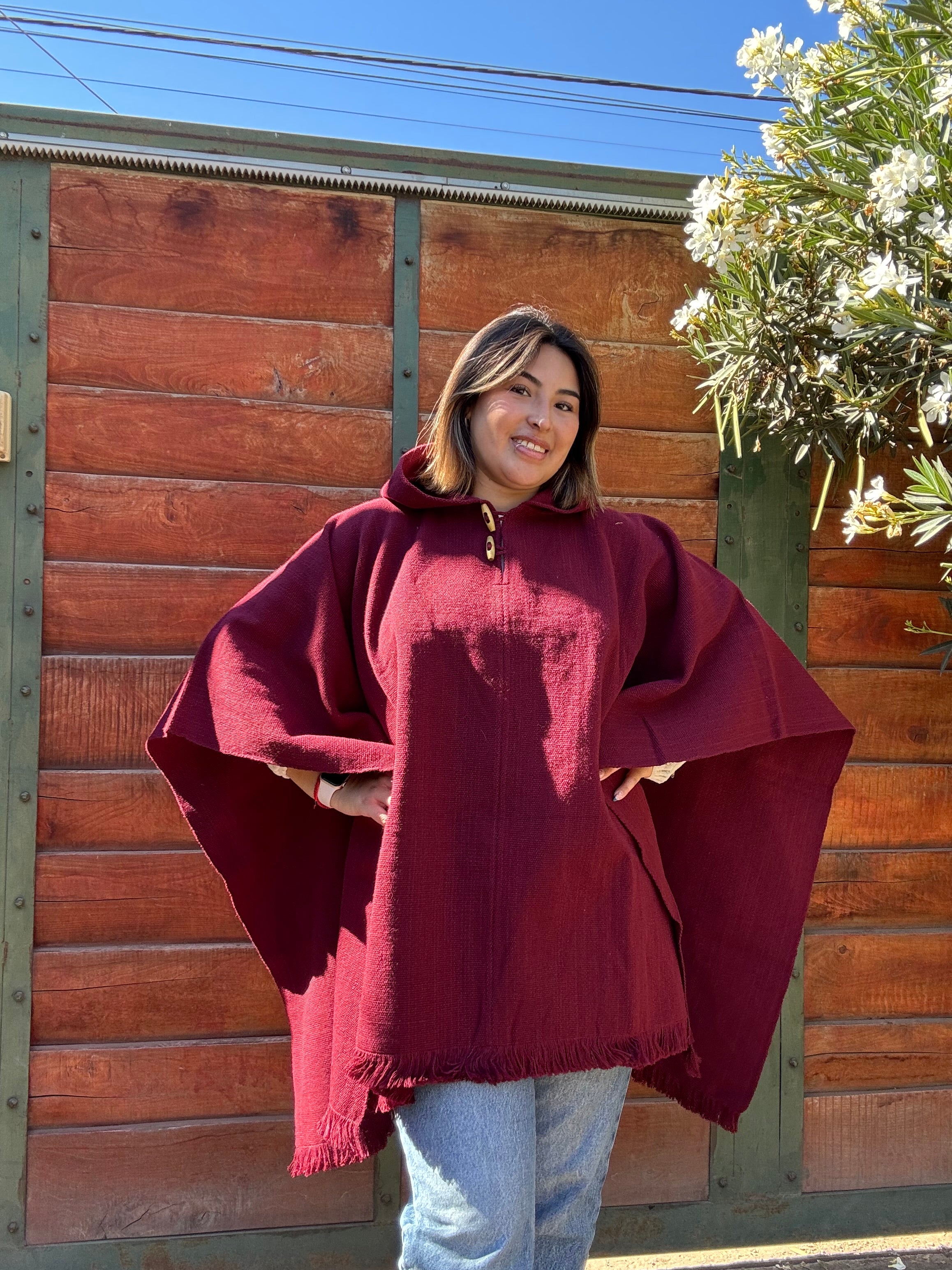 Poncho Capucha Burdeo