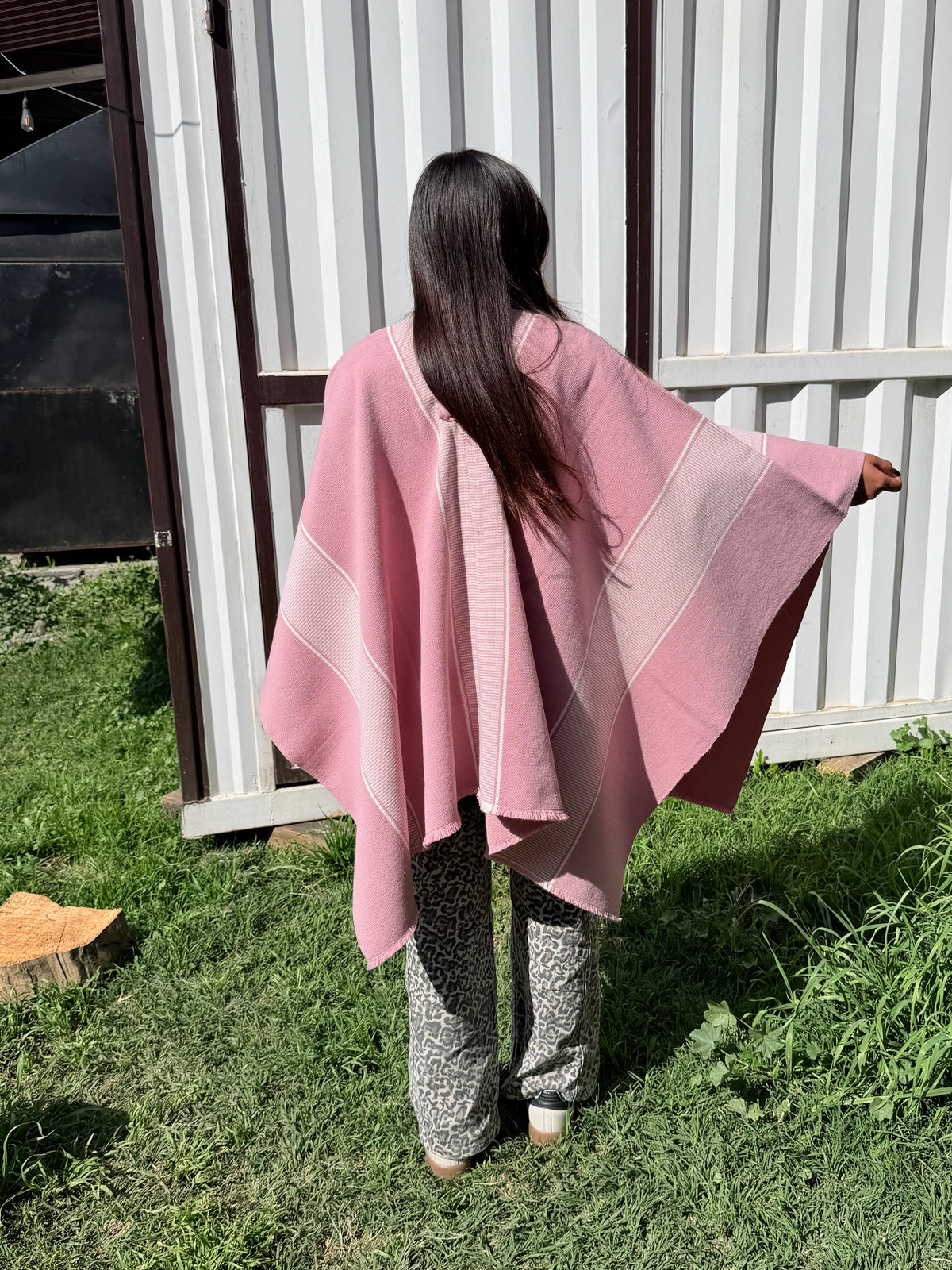 Poncho Rosado 1.50mt Diseño Mapuche Crudo