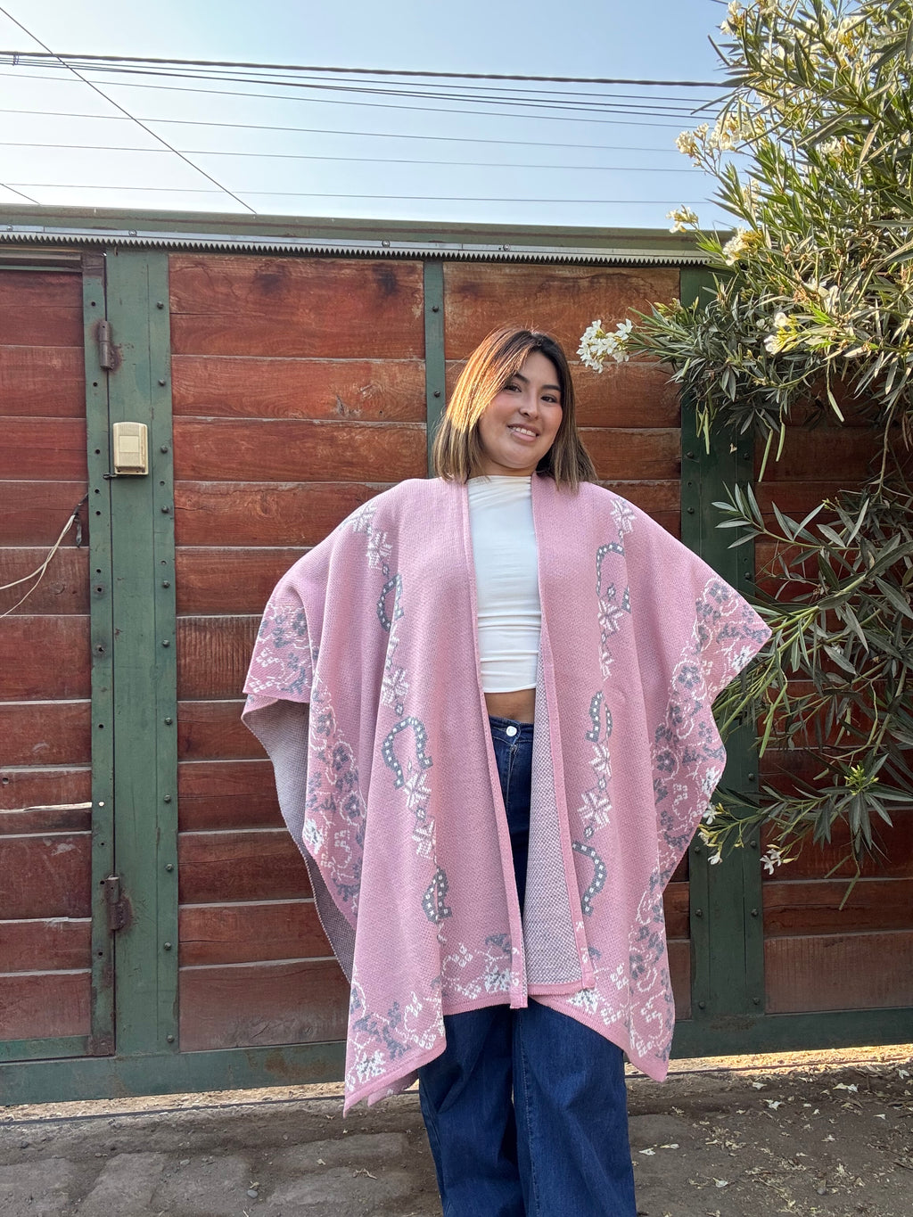 Ruana Rosada Diseño Herraduras Gris 3 Colores