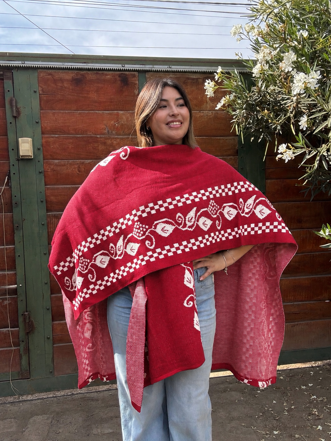Ruana Talla 16 Roja Diseño Hojas