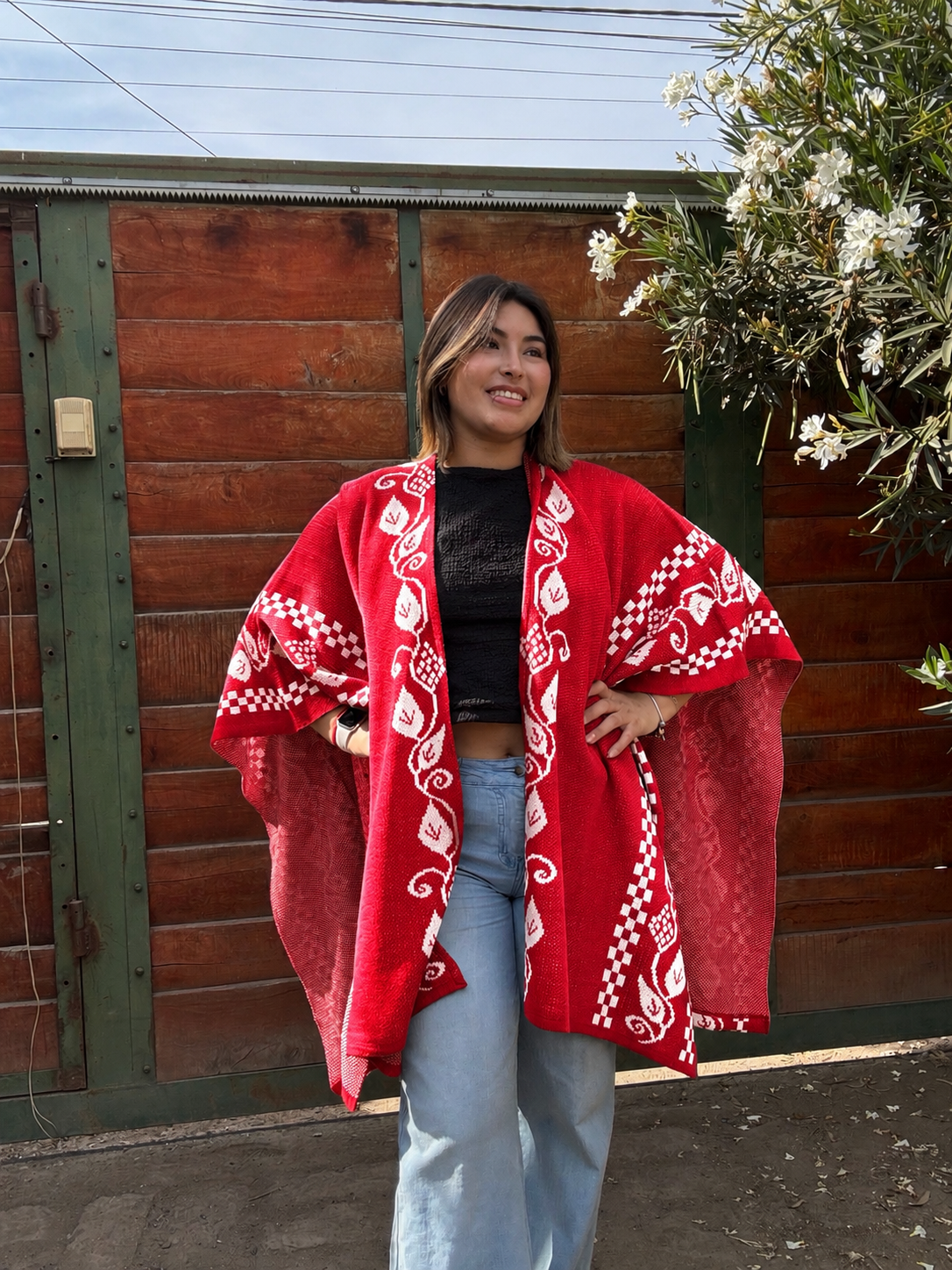 Ruana Talla 16 Roja Diseño Hojas