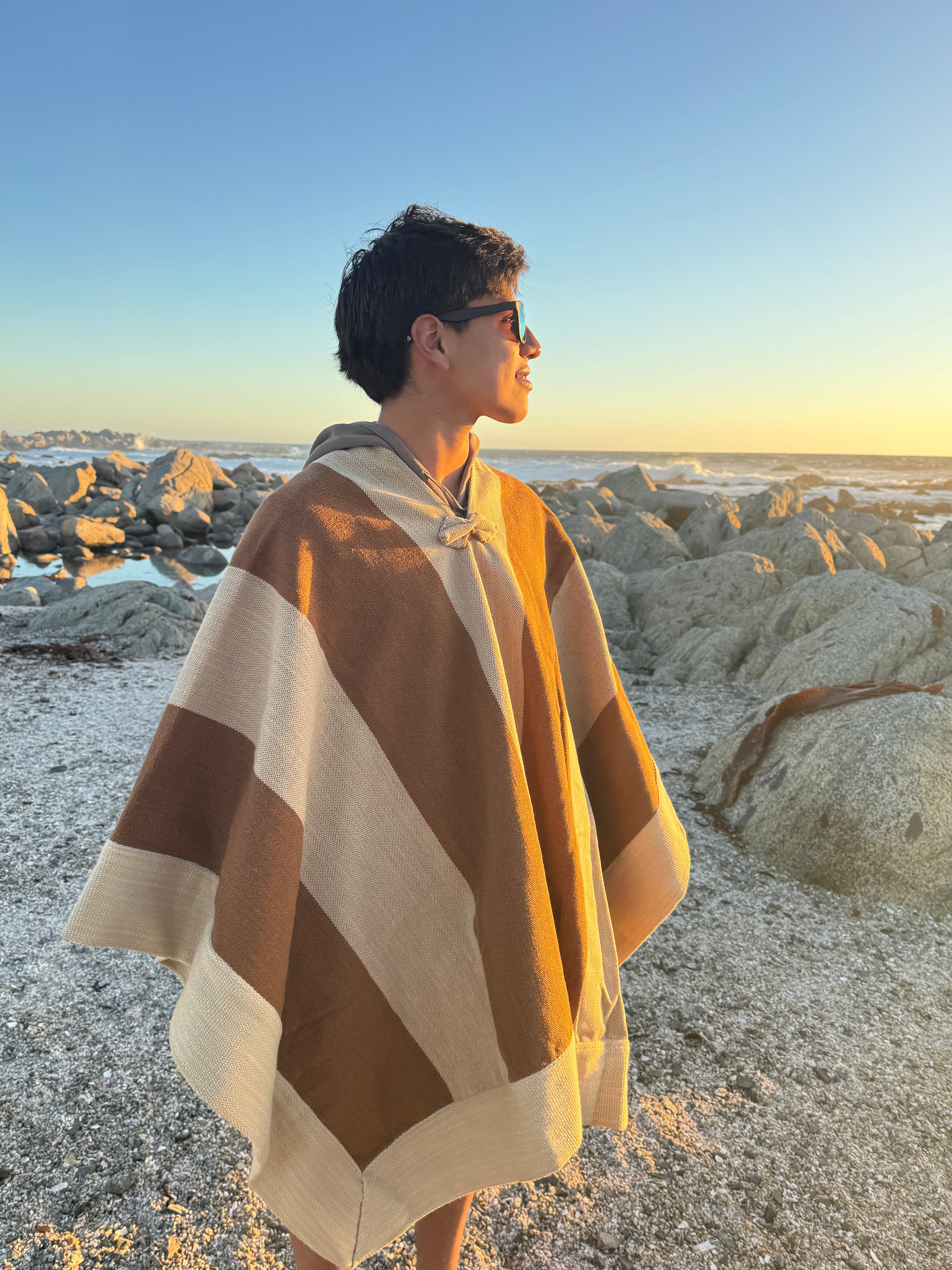 Poncho de Huaso Enguinchado Vicuña con Franjas Beige