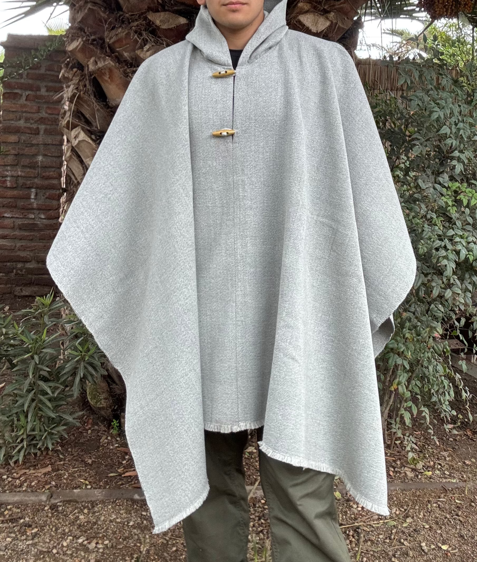 Poncho de Huaso Gris con Capucha
